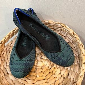 Rothy’s Pine Green Plaid Flats Size 6